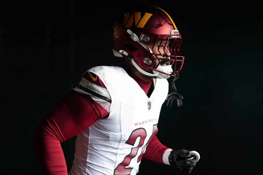 NOĆNA MORA KVOTERBEKOVA: Drugi najstariji igrač u NFL popunio redove Dalasa!