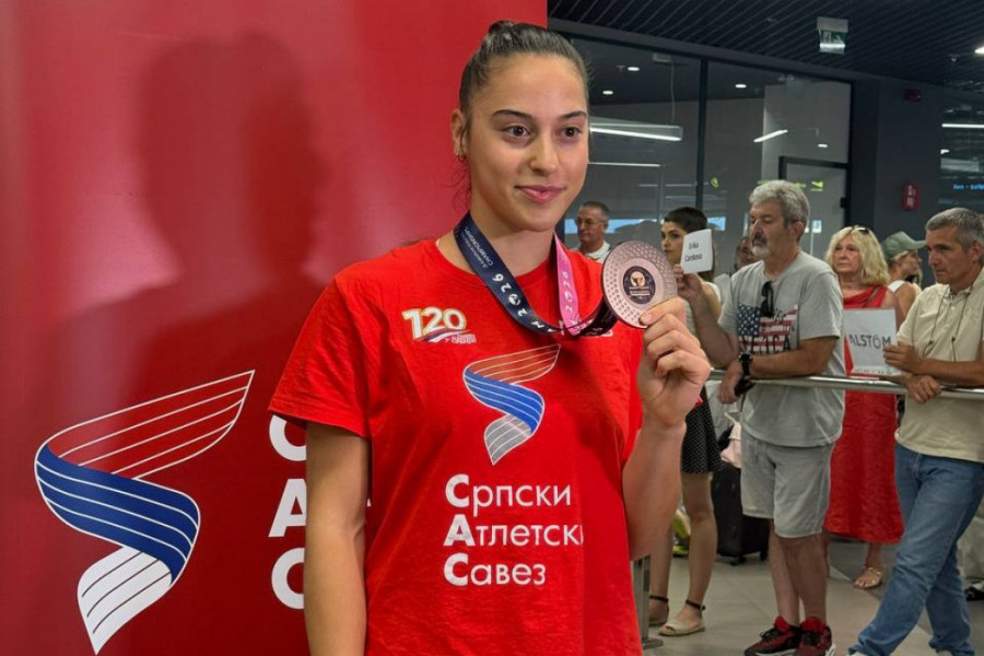 "SARA KOLAK JE NAŠA": Adriana Vilagoš o bronzanoj medalji na Evropskom prvenstvu i zagrljaju sa Hrvaticom! (VIDEO)