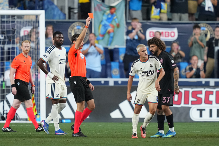 LIONEL MESI OŠAMARIO RIVALA! Haos na MLS meču, sevali udarci i crveni kartoni (VIDEO)
