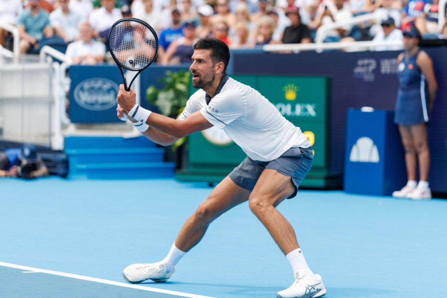 ĐOKOVIĆ UPALIO MOTORE U NJUJORKU! Nole podiže formu pred sam početak US opena - trening ponovo pratilo hiljade navijača! (VIDEO)