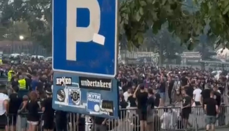 GROBARI KAO U NAJBOLJIM DANIMA: Pogledajte korteo pred meč Partizana i Hetafea (VIDEO)