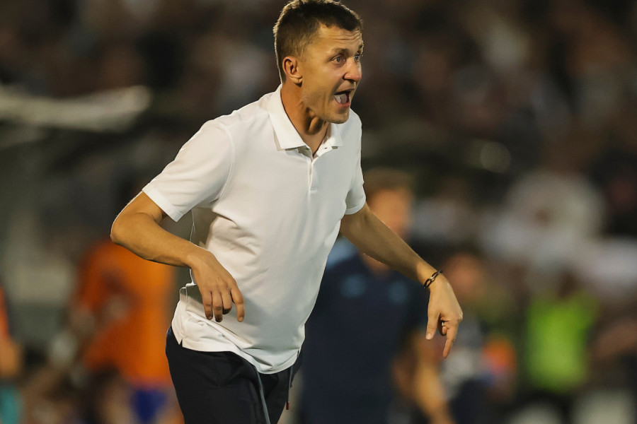 SAŠA ILIĆ PEVAO SA GROBARIMA POSLE PARTIZAN - HETAFE! Neverovatna scena u Humskoj (VIDEO)