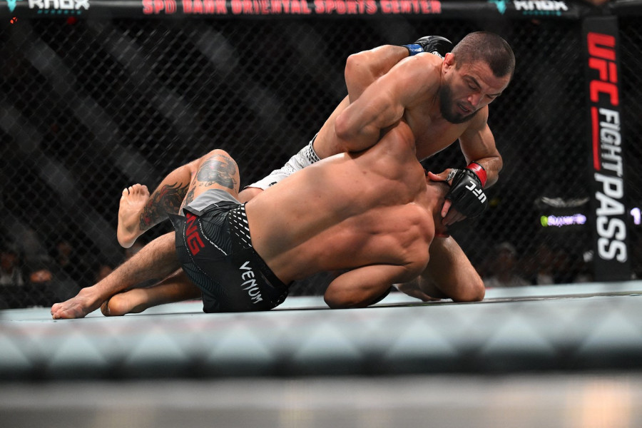 UFC HAOS: Umar Nurmagomedov izgubio, Usman uleteo u oktagon, Habib u šoku (VIDEO)