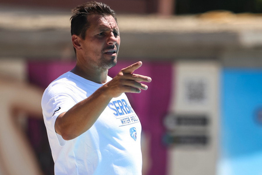 VUJASINOVIĆ IZGUBIO ŽIVCE! Selektor delfina ljut kao ris posle poraza od Italije: Potpuno van pameti!
