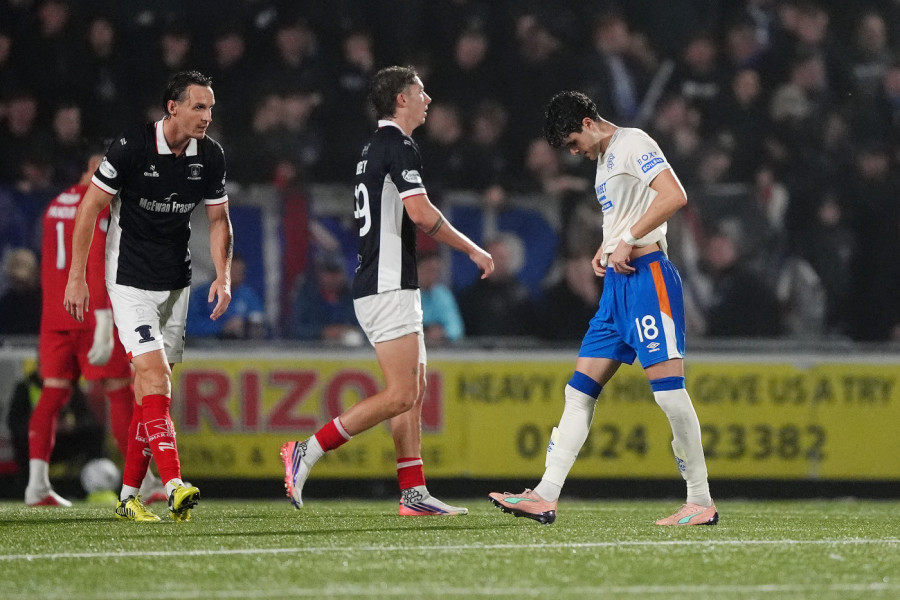 NEDELJKOVIĆ "ZABLISTAO": Komičan autogol bivšeg igrača Zvezde (VIDEO)