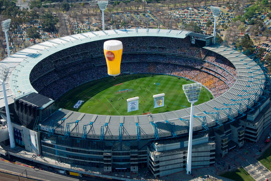 STADION U AUSTRALIJI STAR 176 GODINA! Melburn Kriket Graund će po prvi put biti domaćin najpopularnijeg američkog sporta! Timovi su već stigli u Melburn u kome vlada velika zainteresovanost!