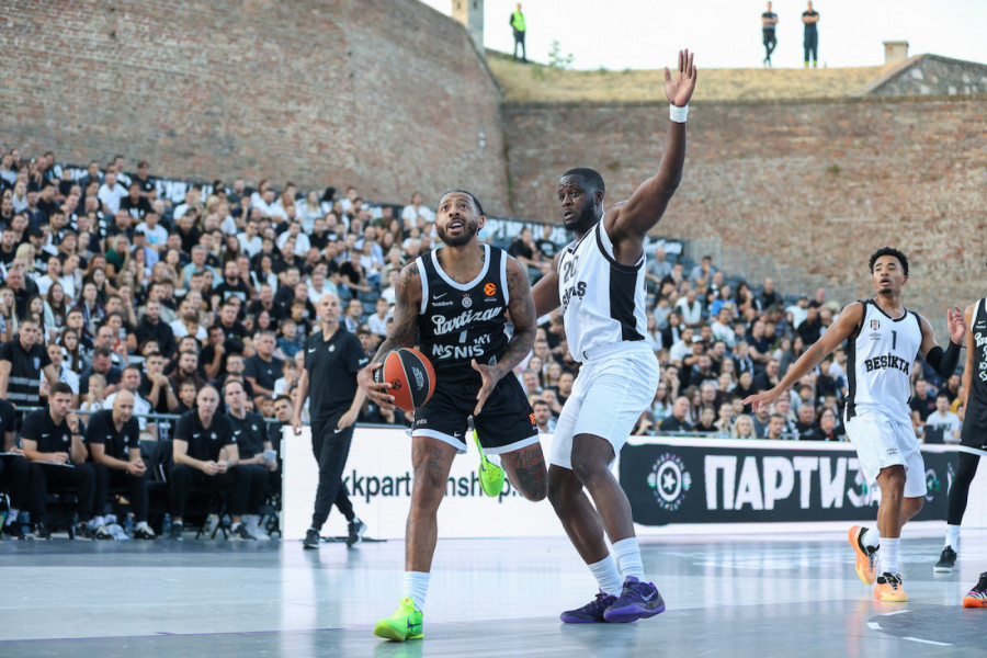 PARTIZAN - BEŠIKTAŠ: Fantastično poluvreme za grobare na Kalemegdanu!