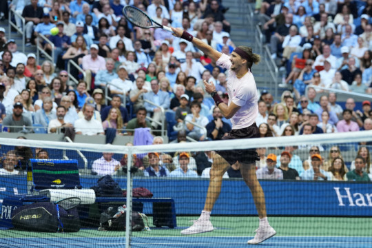 ISTORIJA TENISA JE ISPISANA! Aleksander Zverev osvojio (i) US open!