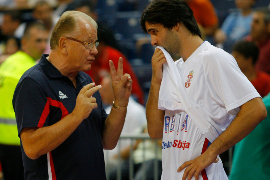 "MILOŠ TEODOSIĆ IMA VELIKA..." Čuvena izjava Dušana Ivkovića o sportskom direktoru Crvene zvezde! (VIDEO)
