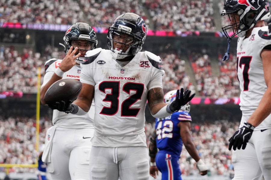 NFL DELI KAZNE 'ŠAKOM I KAPOM'! Zvezda Arizone kažnjena zbog natpisa 'Slava Bogu'! Još nekoliko bizarnih kazni odjeknulo je širom SAD!