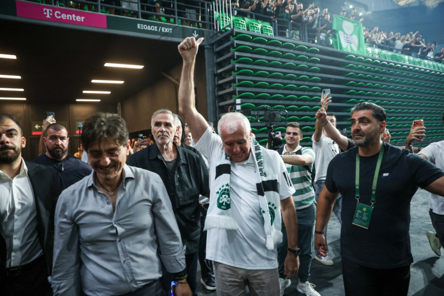 ŽELJKO OBRADOVIĆ DIGAO SVE NA NOGE! Navijači gromoglasno dočekali Žoca! (VIDEO)