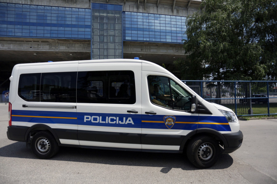 POLICIJA UPALA FUDBALSKI SAVEZ HRVATSKE! Ovo je razlog za dramu u komšiluku!