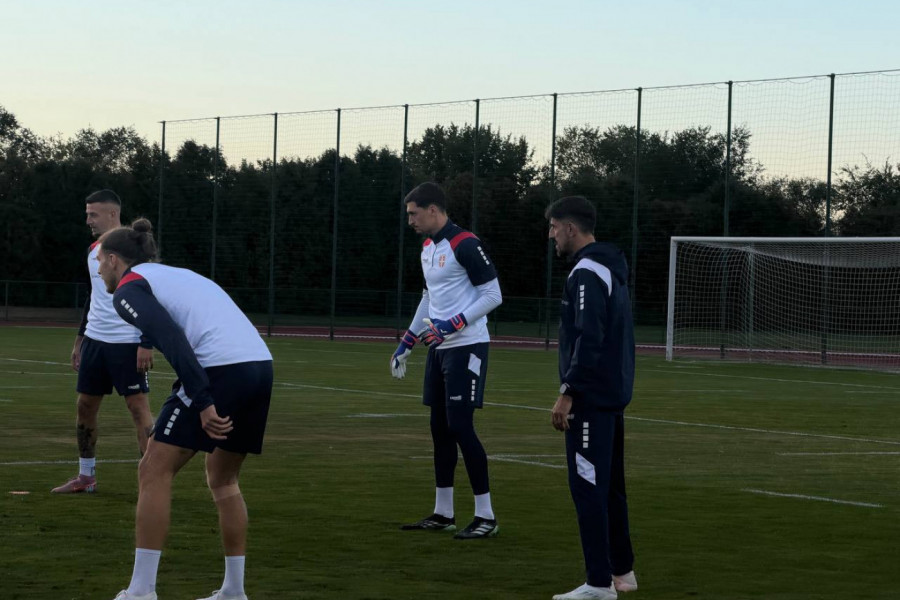 VELJKO PAUNOVIĆ POKAZAO UMEĆE REPREZENTATIVCIMA! Fantastična atmosfera na treningu Srbije (VIDEO)