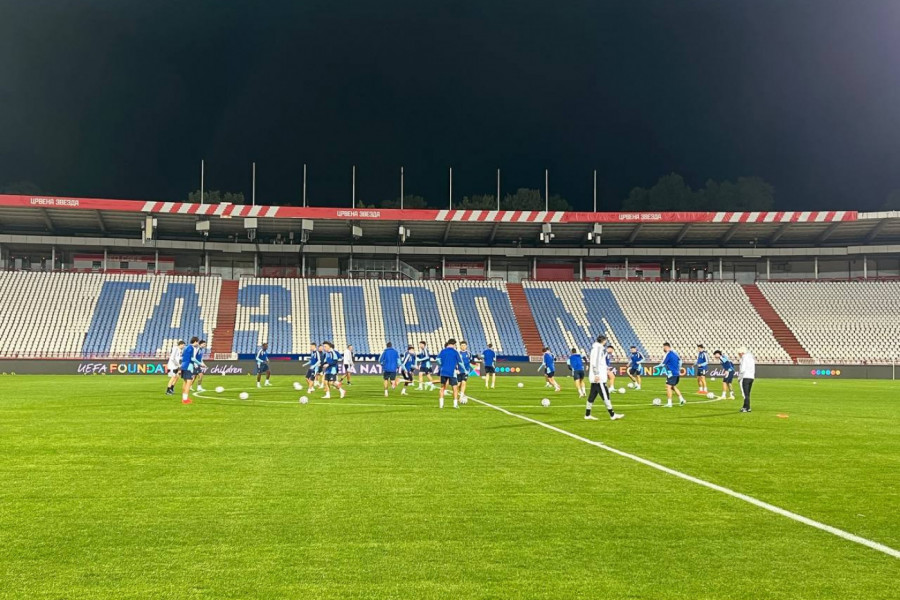 Nesvakidašnja scena na treningu reprezentacije Grčke: Fudbaleri šokirani posle ovoga što im se dogodilo! (VIDEO)