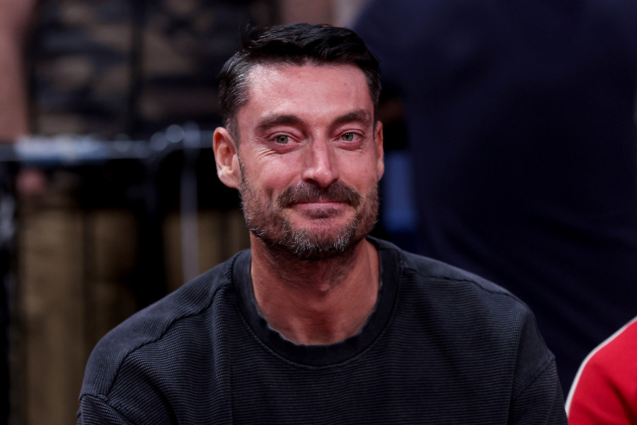 Albert Rijera na meču Crvene zvezde! Ova slika će otopiti srca delija - pogledajte šta je uradio Španac (FOTO/VIDEO)