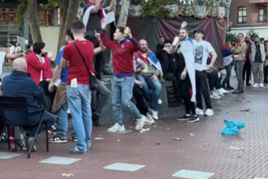 "Kosovo - Srbija" odjekivalo Ajndovenom! Pogledajte ove scene - Holanđani ne mogu da se načude navijačima Srbije (VIDEO)