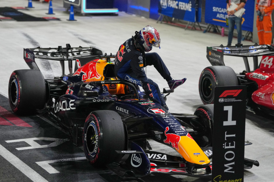 Ferštapen dominira u Singapuru: Maks slavio u ludom sprintu, pa uzeo i pol poziciju za trku