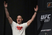 "Neću potpisati!" Oglasio se UFC šampion - rešenja još nema
