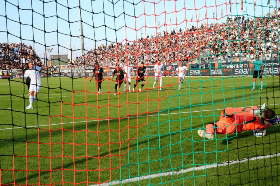 Paunović će biti na slatkim mukama: Filip Stanković spustio roletnu i srušio giganta! (VIDEO)