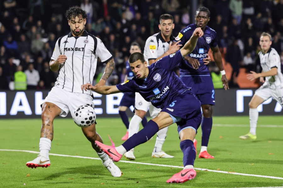 Umalo tuča u Pančevu: Tenzije na utakmici Železničar Pančevo - Partizan, evo zbog čega je izbio sukob (VIDEO)