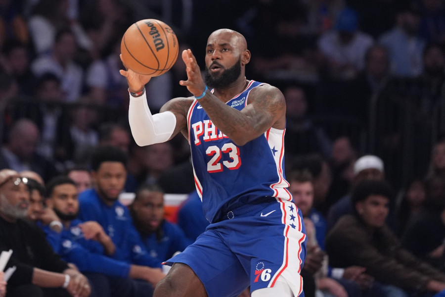 Lebron Džejms u klinču: Slavni košarkaš u sukobu sa navijačem (VIDEO)