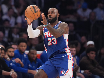 Lebron Džejms u klinču: Slavni košarkaš u sukobu sa navijačem (VIDEO)