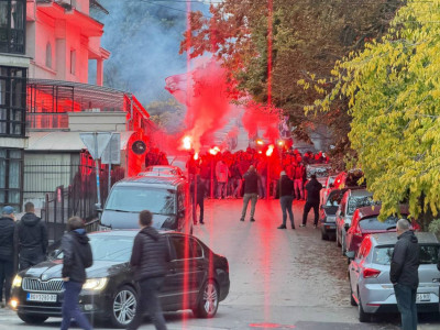 Spektakl kod Marakane: Delije "zapalile" Beograd - pogledajte lude scene pred meč Zvezda - Kopenhagen (VIDEO)