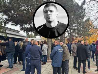 Sahrana Darka Božovića: Beograd u suzama, Saša Ilić i fudbalske legende se opraštaju od bivšeg golmana (VIDEO)